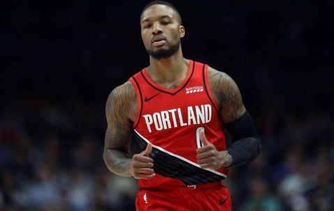 皇冠体育官方网站-开拓者球星利拉德当选西部首发控卫了吗